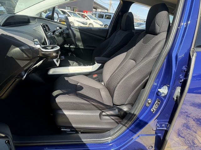 TOYOTA PRIUS 2017 Image 31