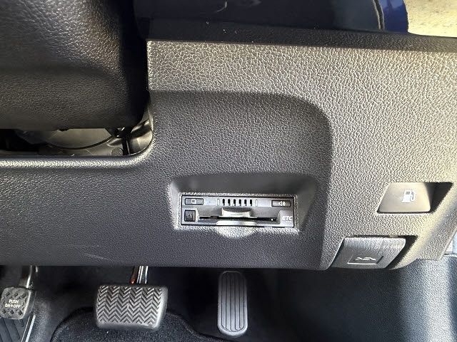 TOYOTA PRIUS 2017 Image 31