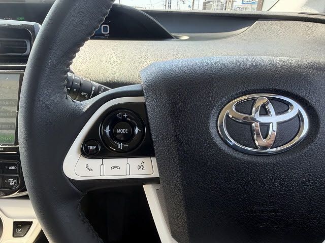 TOYOTA PRIUS 2017 Image 31