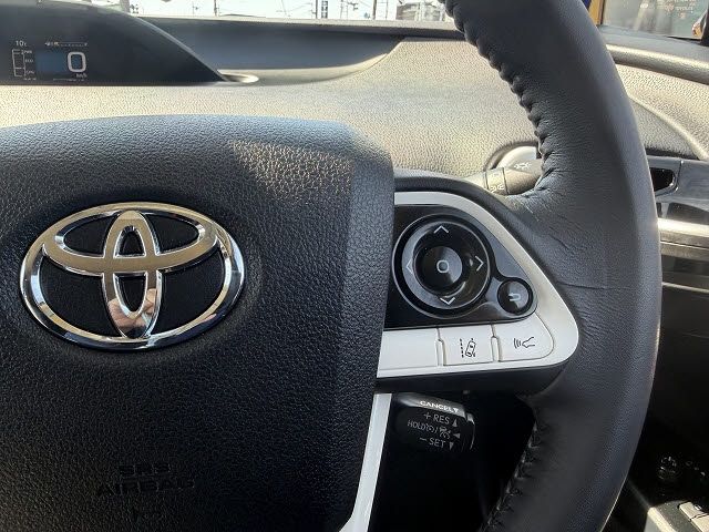 TOYOTA PRIUS 2017 Image 31