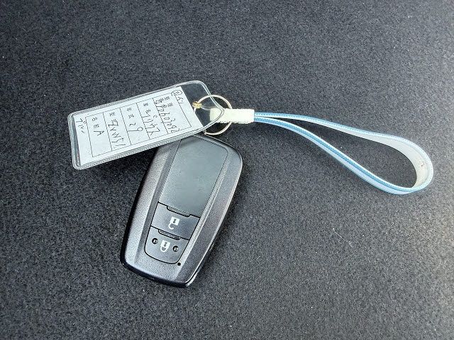 TOYOTA PRIUS 2017 Image 31