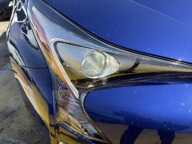 TOYOTA PRIUS 2017 Image 31