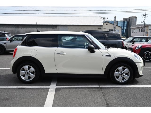 BMW MINI ONE 2017 Image 31