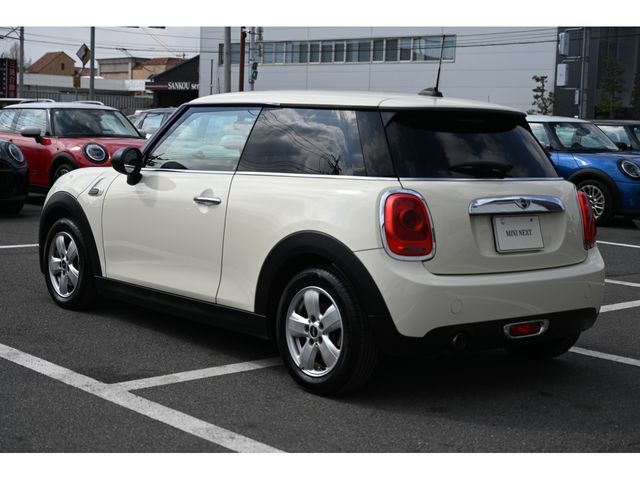 BMW MINI ONE 2017 Image 31