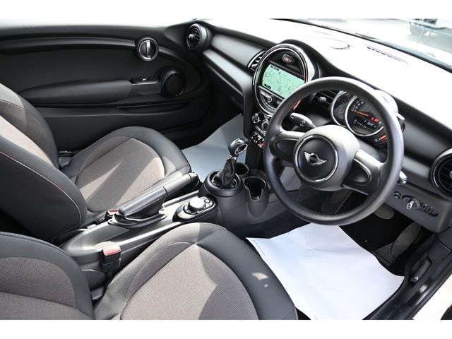 BMW MINI ONE 2017 Image 31