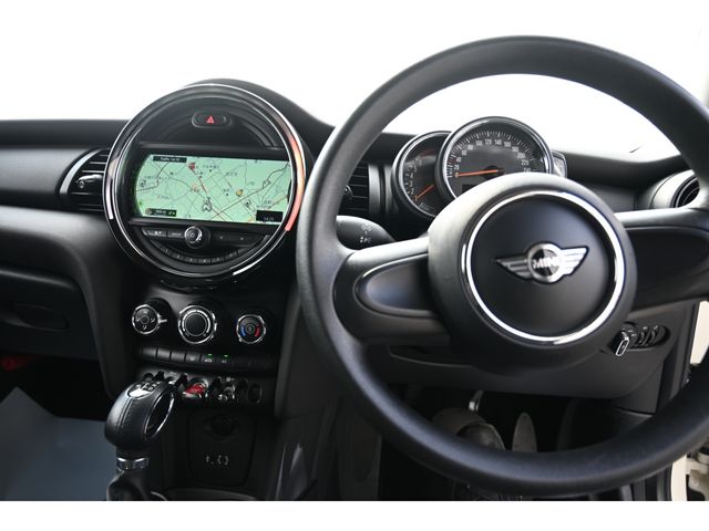 BMW MINI ONE 2017 Image 31