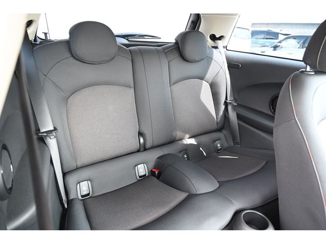 BMW MINI ONE 2017 Image 31