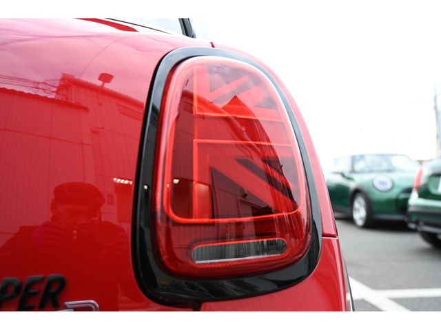 BMW MINI COOPER SD 5DOOR 2022 Image 31