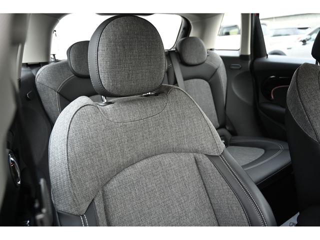 BMW MINI COOPER SD 5DOOR 2022 Image 31