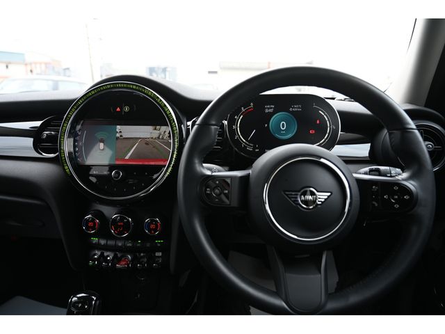 BMW MINI COOPER SD 5DOOR 2022 Image 31