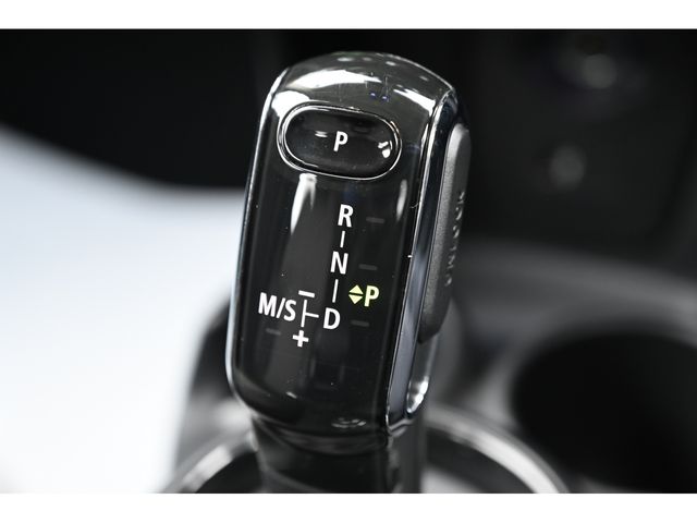 BMW MINI COOPER SD 5DOOR 2022 Image 31