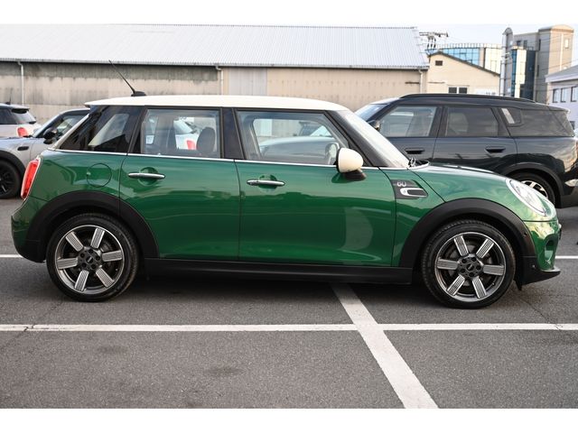 BMW MINI COOPER D 5DOOR 2020 Image 31