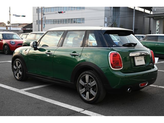 BMW MINI COOPER D 5DOOR 2020 Image 31