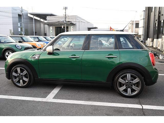BMW MINI COOPER D 5DOOR 2020 Image 31