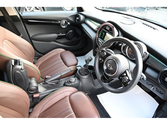 BMW MINI COOPER D 5DOOR 2020 Image 31