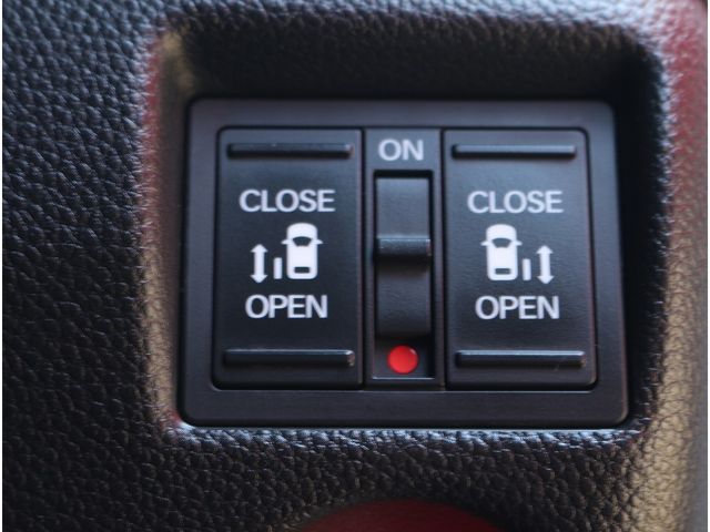 HONDA N BOX CUSTOM 2018 Image 31