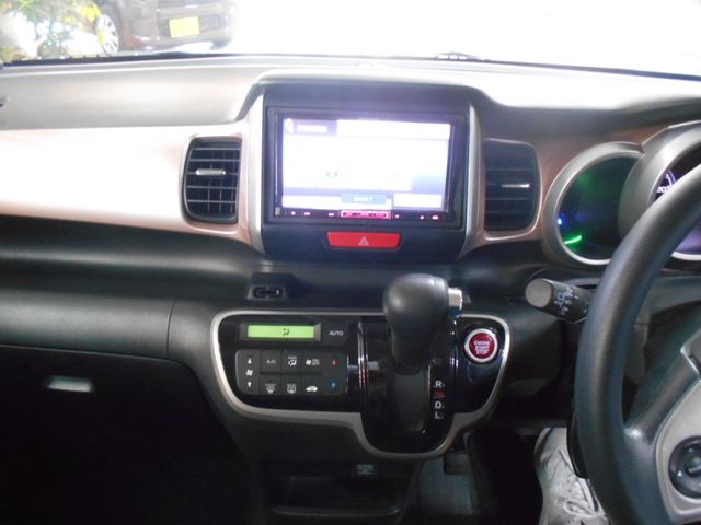 HONDA N BOX 2014 Image 31
