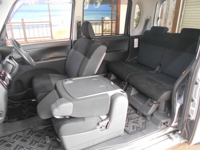 DAIHATSU TANTO CUSTOM 2011 Image 31