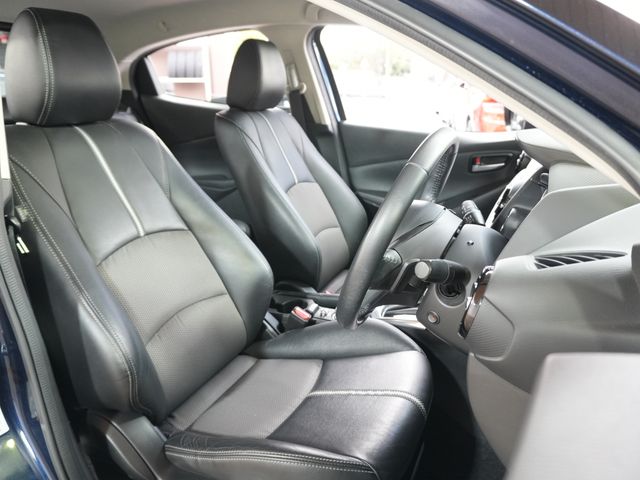 MAZDA DEMIO 2016 Image 31