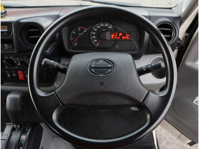 HINO DUTRO 2017 Image 31