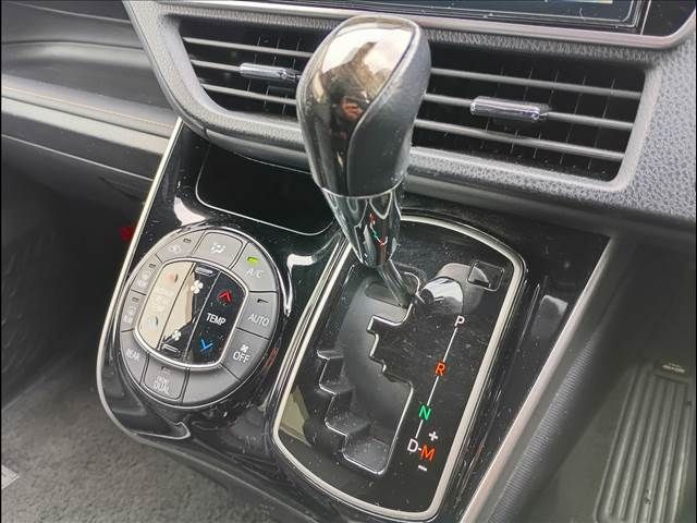 TOYOTA ESQUIRE 4WD 2017 Image 31