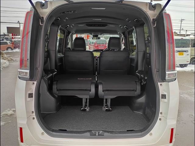 TOYOTA ESQUIRE 4WD 2017 Image 31