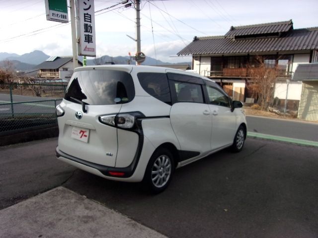 TOYOTA SIENTA HYBRID 2017 Image 31