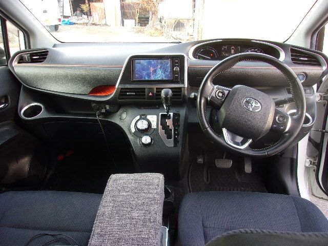 TOYOTA SIENTA HYBRID 2017 Image 31