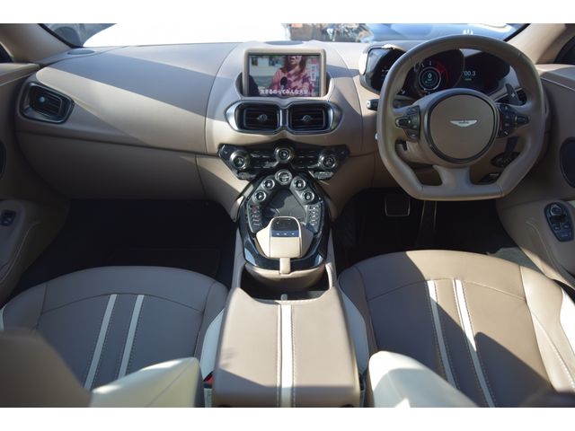 ASTON MARTIN ASTON MARTIN 2019 Image 31