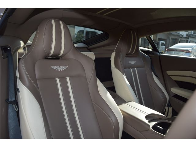ASTON MARTIN ASTON MARTIN 2019 Image 31