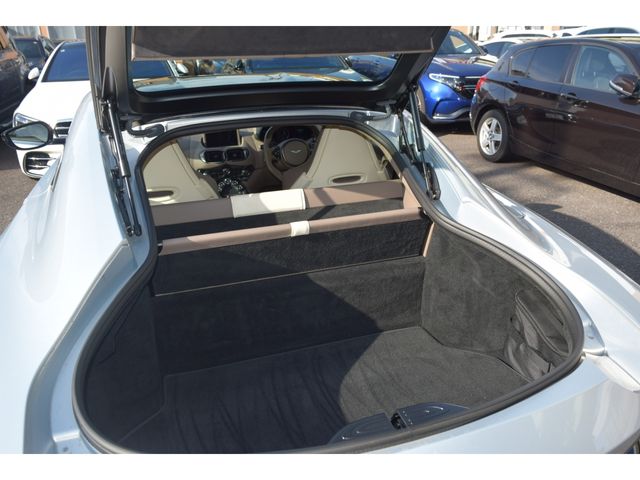 ASTON MARTIN ASTON MARTIN 2019 Image 31