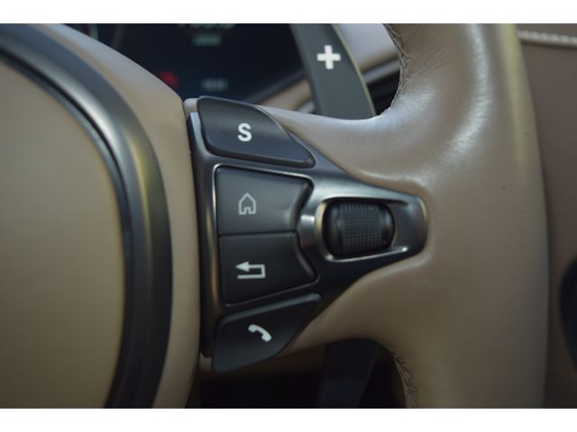 ASTON MARTIN ASTON MARTIN 2019 Image 31