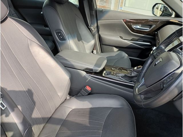 TOYOTA CROWN SEDAN HYBRID 4 2019 Image 31