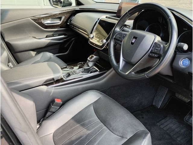 TOYOTA CROWN SEDAN HYBRID 4 2019 Image 31