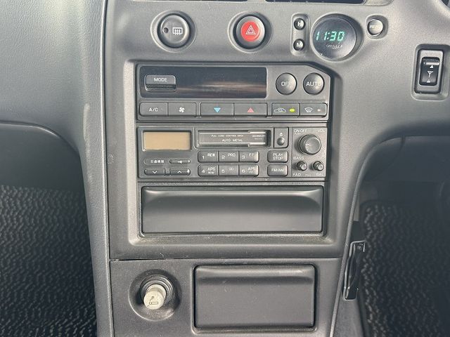 NISSAN SKYLINE COUPE 1997 Image 31