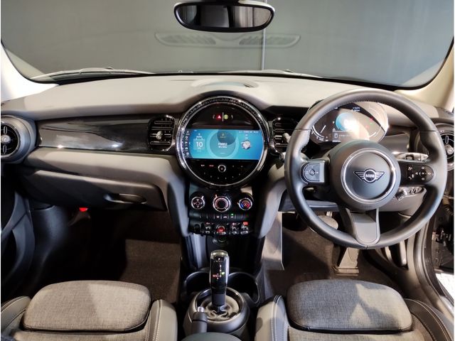 BMW MINI ONE 5DOOR 2022 Image 31