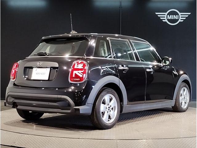 BMW MINI ONE 5DOOR 2022 Image 31