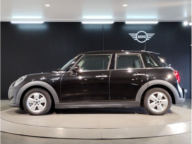 BMW MINI ONE 5DOOR 2022 Image 31