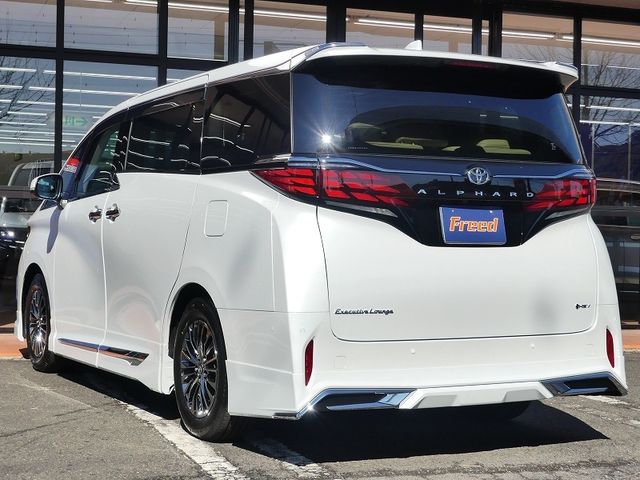 TOYOTA ALPHARD HYBRID 2026 Image 31