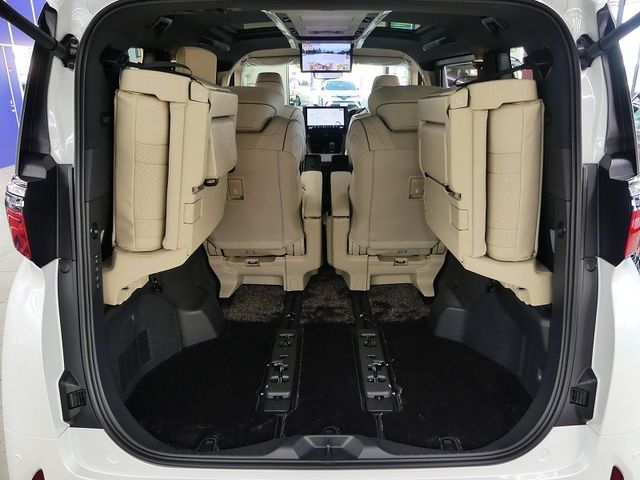 TOYOTA ALPHARD HYBRID 2026 Image 31