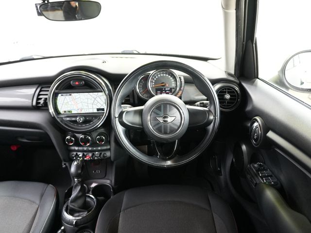 BMW MINI COOPER 5DOO 2014 Image 31