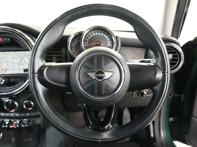 BMW MINI COOPER 5DOO 2014 Image 31