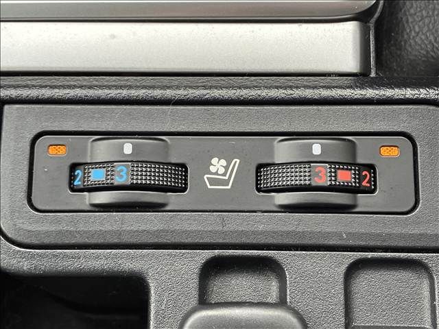 TOYOTA LANDCRUISER PRADO 2023 Image 31