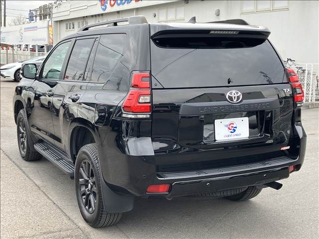 TOYOTA LANDCRUISER PRADO 2023 Image 31