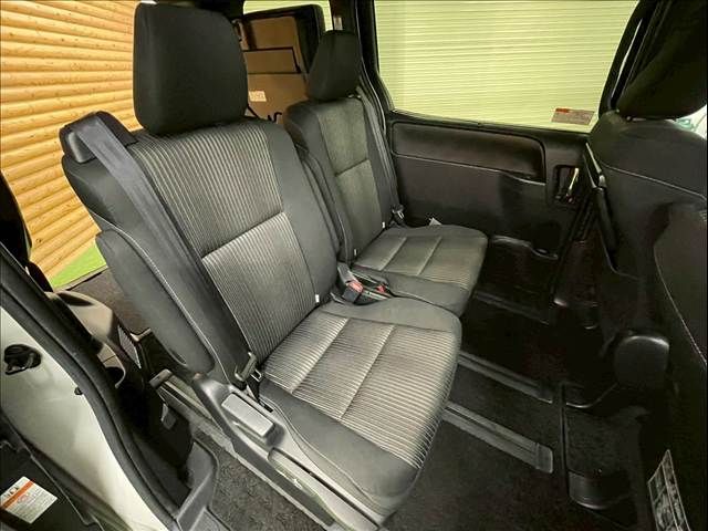 TOYOTA VOXY 2018 Image 31