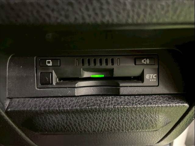 TOYOTA VOXY 2018 Image 31