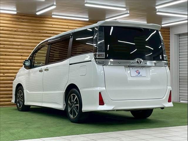 TOYOTA VOXY 2018 Image 31