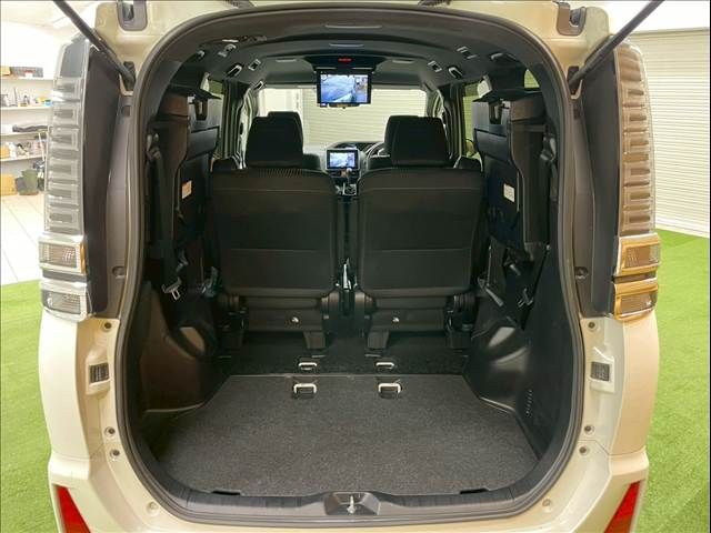 TOYOTA VOXY 2018 Image 31