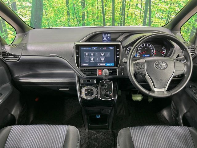 TOYOTA VOXY 2017 Image 31