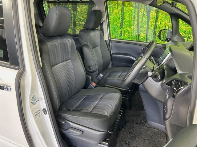 TOYOTA VOXY 2017 Image 31